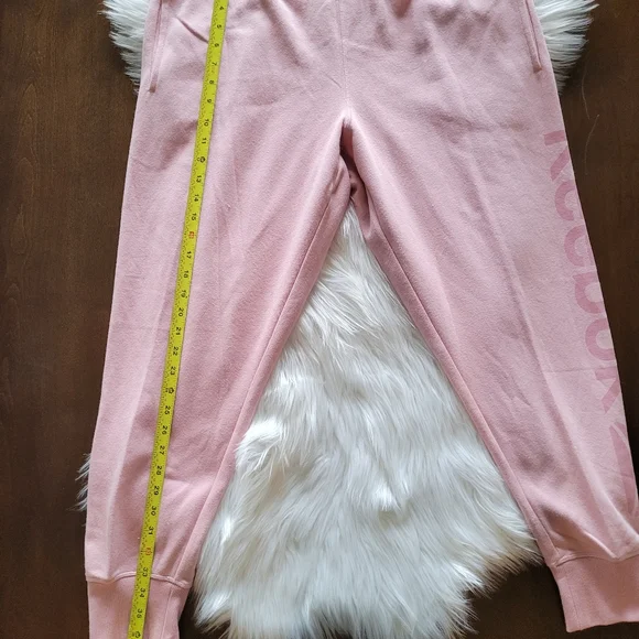 Only1 LEFT! NWT Reebok Pink Sweats - Picture 12 of 16